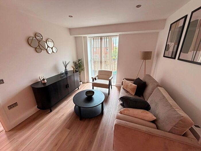 2 Bedroom Apartment To Rent In Richmond Hill Approach, Leeds, LS9