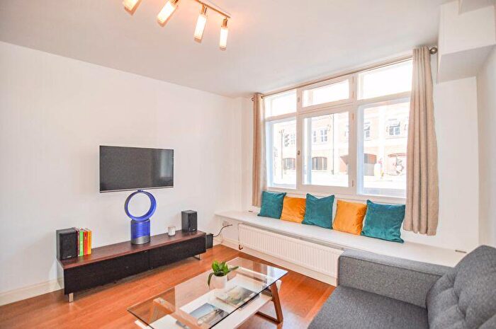 2 Bedroom Flat To Rent In Hotwell Road, Harbourside, BS8