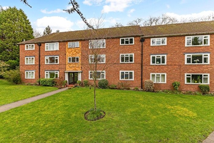 2 Bedroom Flat For Sale In Virginia Water, Surrey, GU25