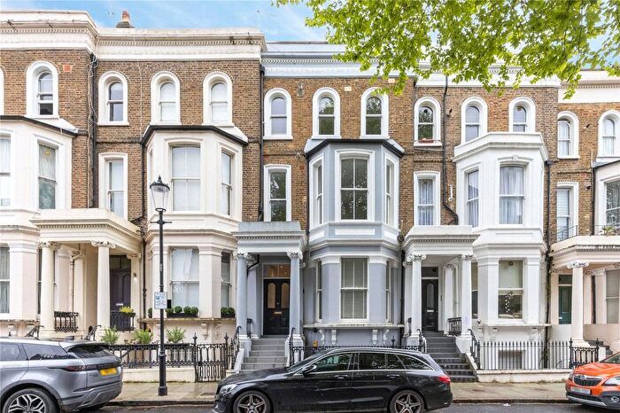 1 Bedroom Flat To Rent In Powis Gardens, London, W11