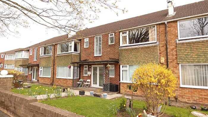 1 Bedroom Flat For Sale In Kings Court, Leeds, West Yorkshire, LS17