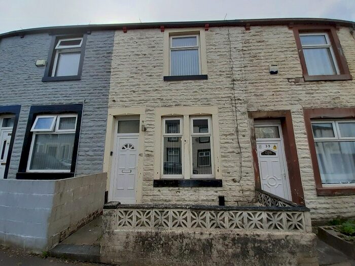 3 Bedroom Terraced House To Rent In Howsin Street, Burnley, BB10