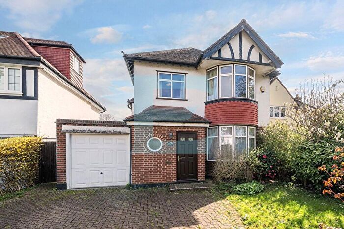 4 Bedroom Detached House For Sale In Parkside, Mill Hill, London, NW7