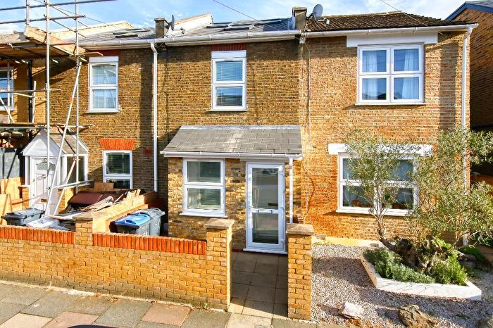 4 Bedroom Semi-Detached House To Rent In Palmerston Road, Wimbledon, SW19