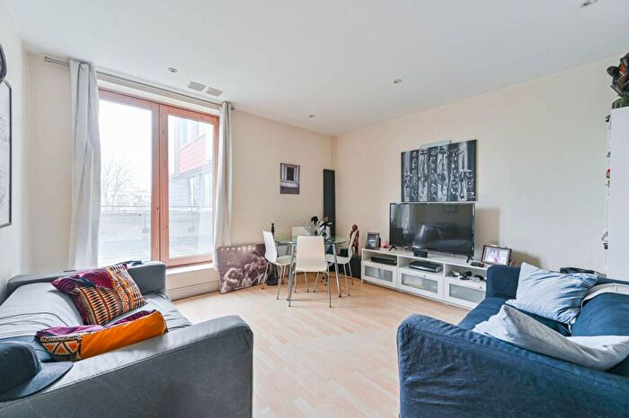 1 Bedroom Flat For Sale In Albemarle Road, Beckenham, BR3
