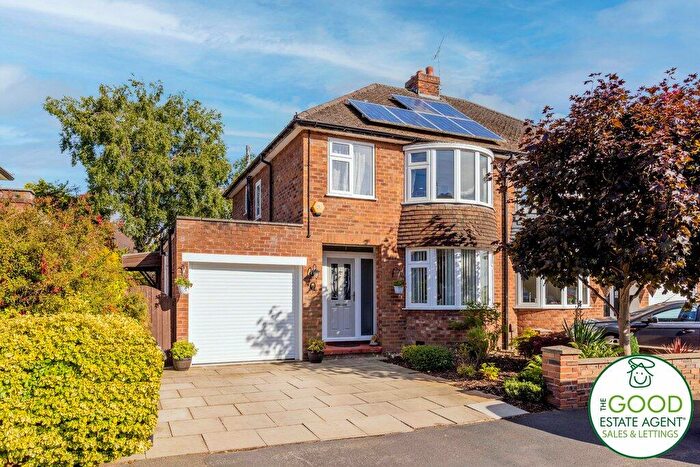 3 Bedroom Semi-Detached House For Sale In Windermere Road, Handforth, SK9