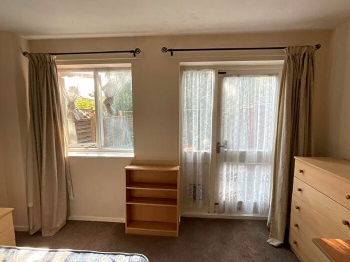 2 Bedroom Town House To Rent In Falcon Close, Nottingham, NG7