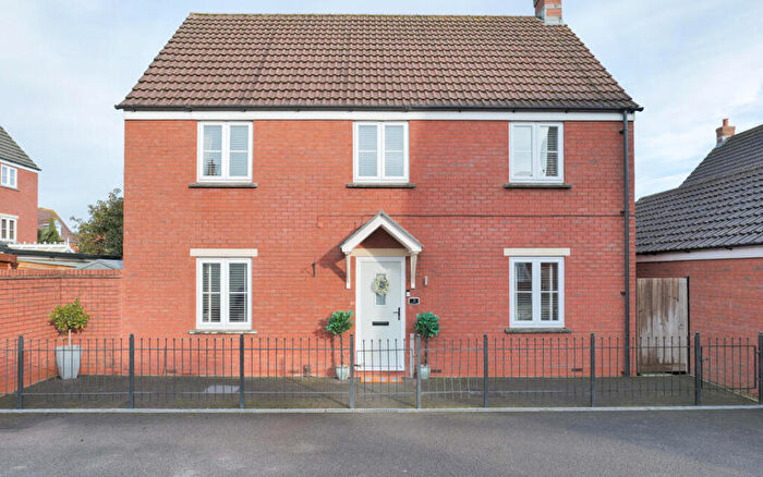 4 Bedroom Detached House For Sale In Britannia Close, Bowerhill, SN12