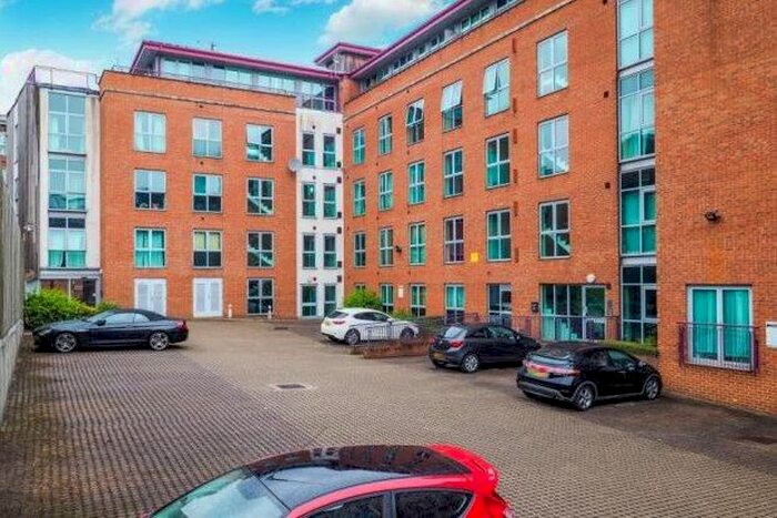 2 Bedroom Flat To Rent In Portland Square, Nottingham, NG7