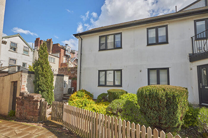 2 Bedroom Flat To Rent In North Street, Exeter, EX4