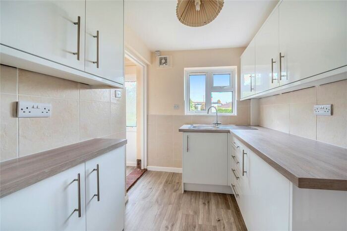 2 Bedroom Detached House For Sale In Yarde Close, Sidmouth, Devon, EX10