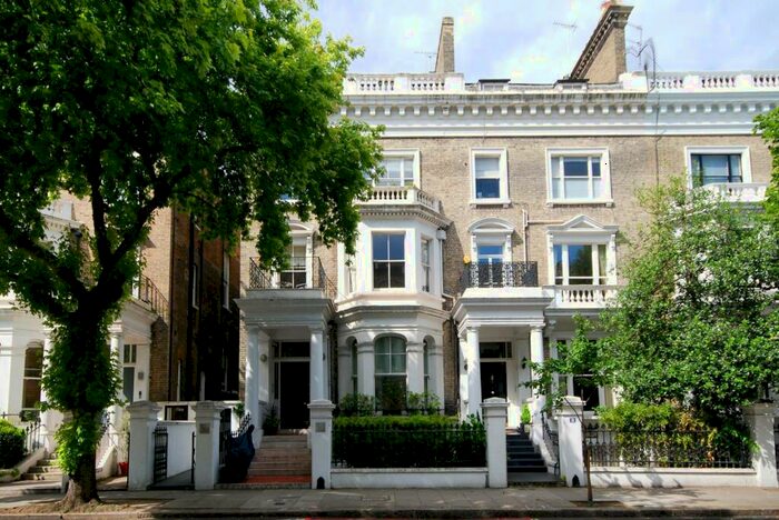 2 Bedroom Flat To Rent In Redcliffe Gardens, Chelsea, London, SW10