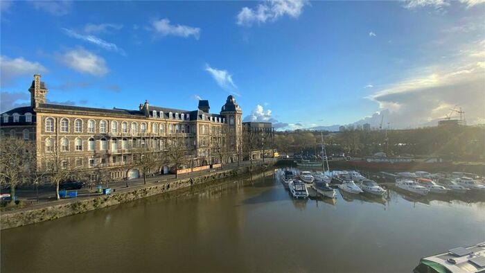 2 Bedroom Apartment To Rent In Challoner Court, Bristol, BS1