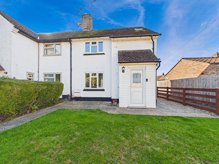 3 Bedroom Semi-Detached House To Rent In Aylesbury Road, Cuddington, Buckinghamshire, HP18