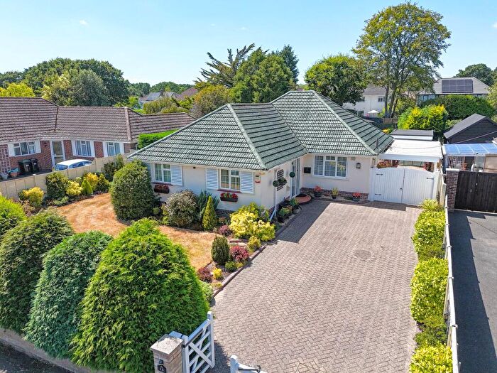3 Bedroom Detached House For Sale In Barrs Wood Road, New Milton, BH25