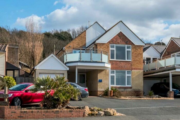 4 Bedroom Detached House To Rent In Princes Esplanade, Cowes, PO31