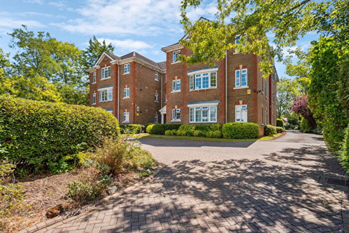 2 Bedroom Apartment For Sale In Eastbury Avenue, Northwood, HA6