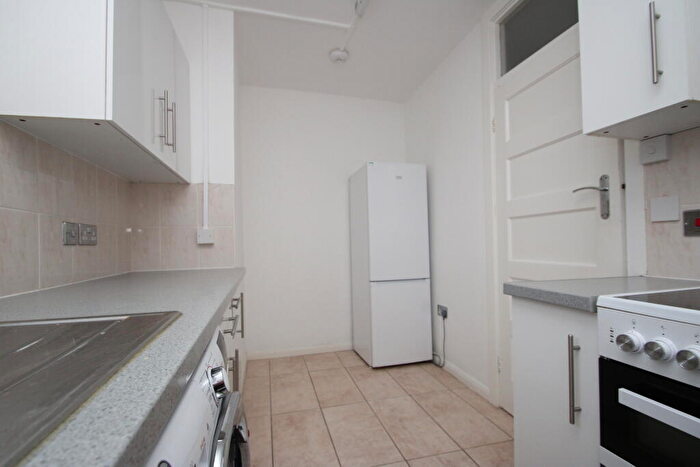 2 Bedroom Apartment To Rent In Addington Road, South Croydon, CR2