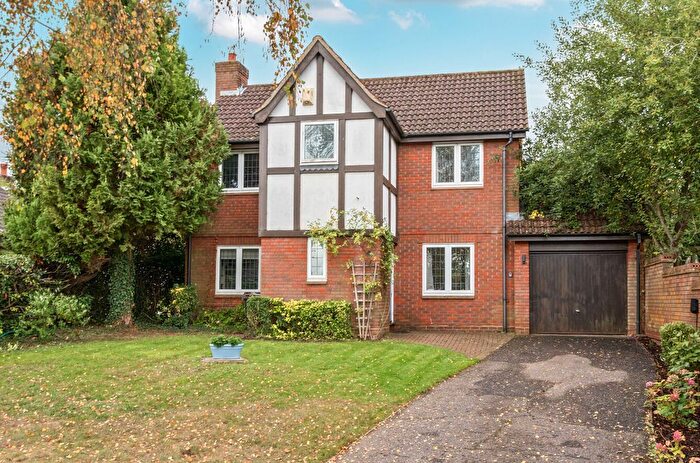4 Bedroom Detached House For Sale In Roedean Close, Orpington, BR6