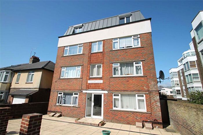 Flat To Rent In Kitilear Court, Lansdowne Road, Hove, BN3