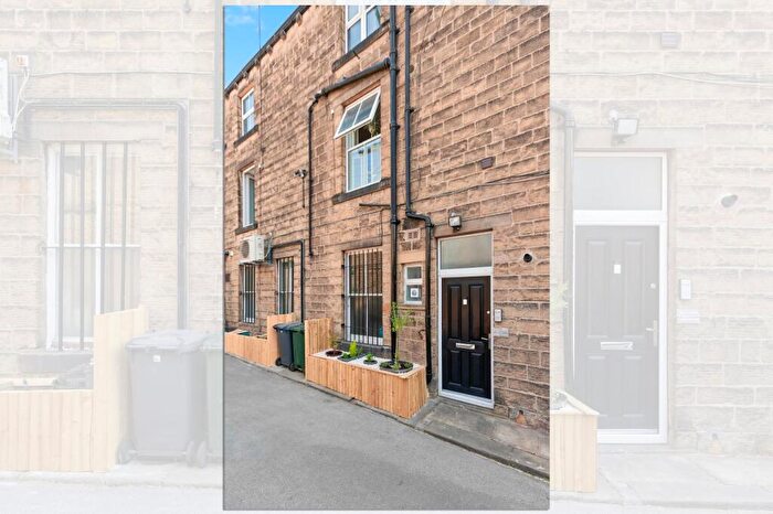 5 Bedroom Flat For Sale In Kirkgate, Silsden, Keighley, West Yorkshire, BD20