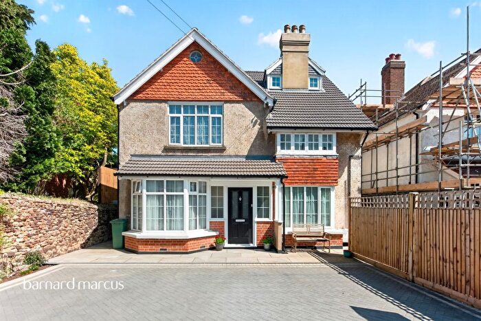 2 Bedroom Property For Sale In Earlswood Road, Redhill, RH1