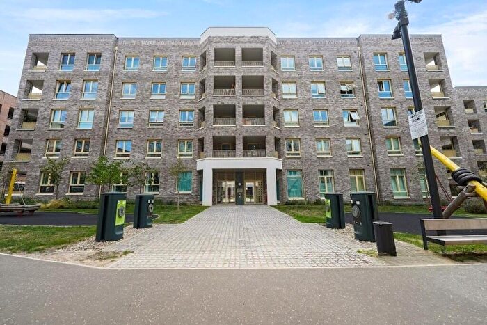 2 Bedroom Flat To Rent In Frogley Park, Barking, London, IG11