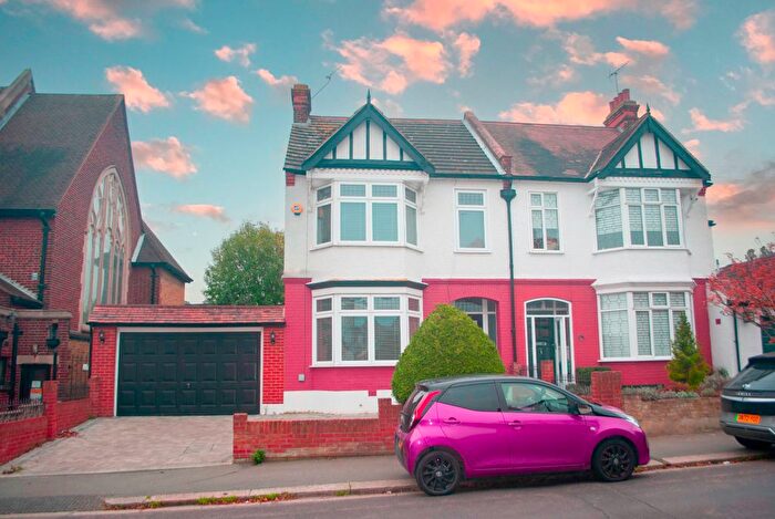 3 Bedroom Semi-Detached House To Rent In Kingsway, Westcliff-On-Sea, SS0