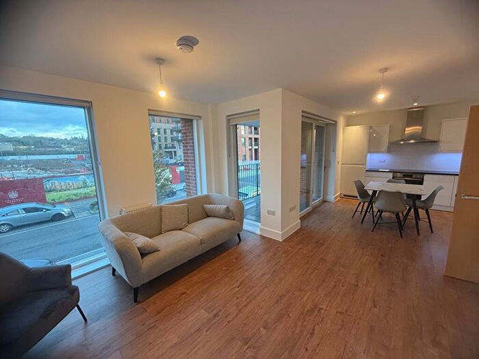 3 Bedroom Apartment To Rent In Lismore Boulevard, London, NW9