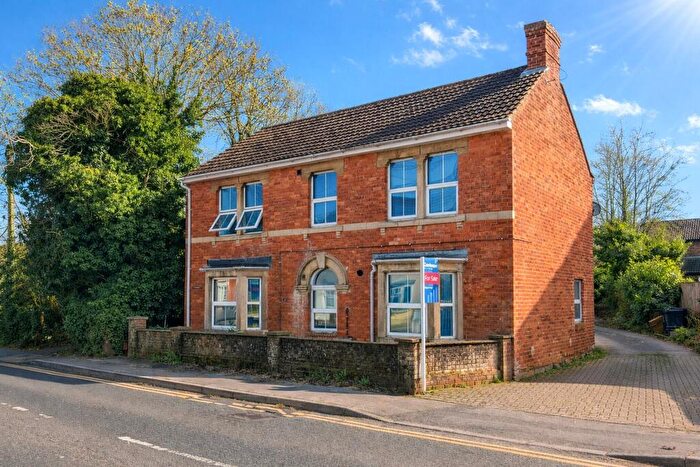 2 Bedroom Apartment For Sale In Devizes Road, Swindon, Wiltshire, SN4