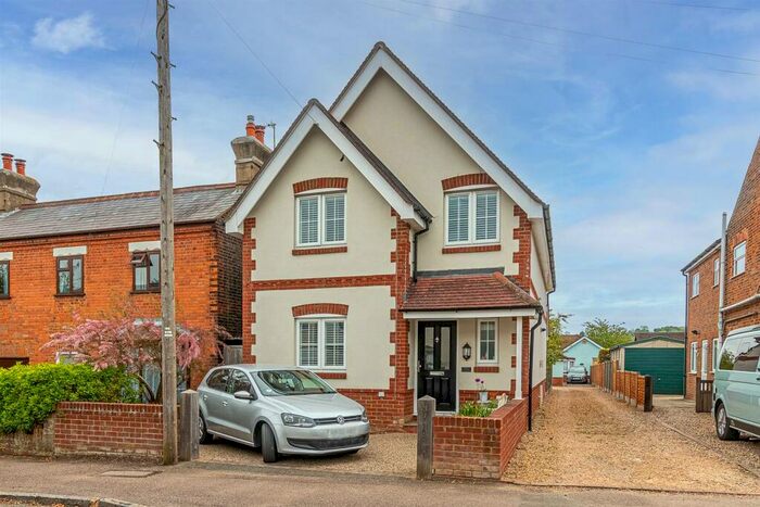 4 Bedroom Detached House To Rent In Longfield Road, Tring, HP23