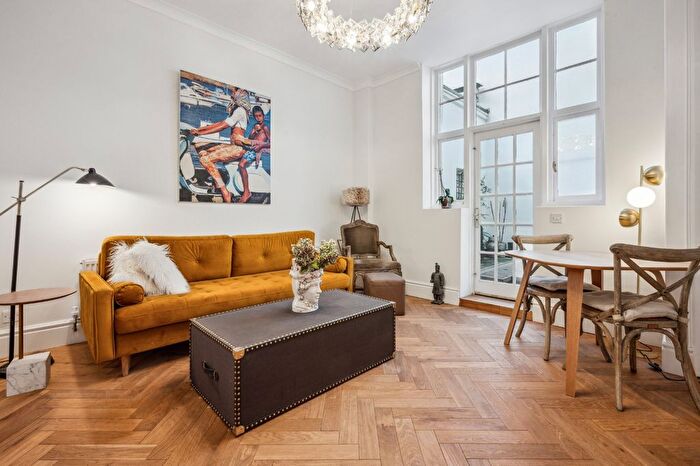 1 Bedroom Flat To Rent In Queens Gate Gardens, South Kensington, SW7