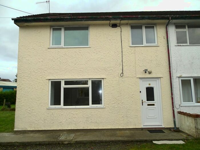 2 Bedroom Semi-Detached House To Rent In Briwas, Amlwch, Ynys Mon, LL68