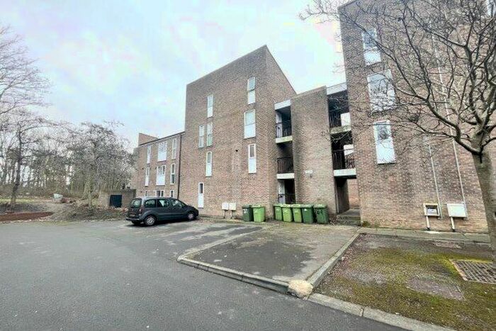 3 Bedroom Flat To Rent In Bamburgh Close, Washington, NE38