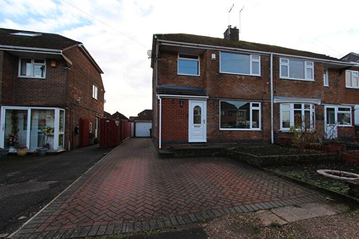 3 Bedroom Semi Detached House To Rent In Longcroft Road, Dronfield Woodhouse, S18