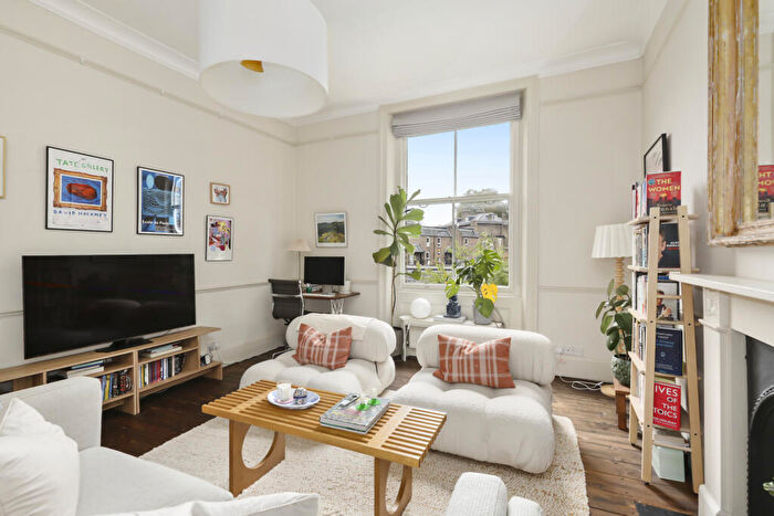 2 Bedroom Apartment To Rent In Highbury New Park, London, N5