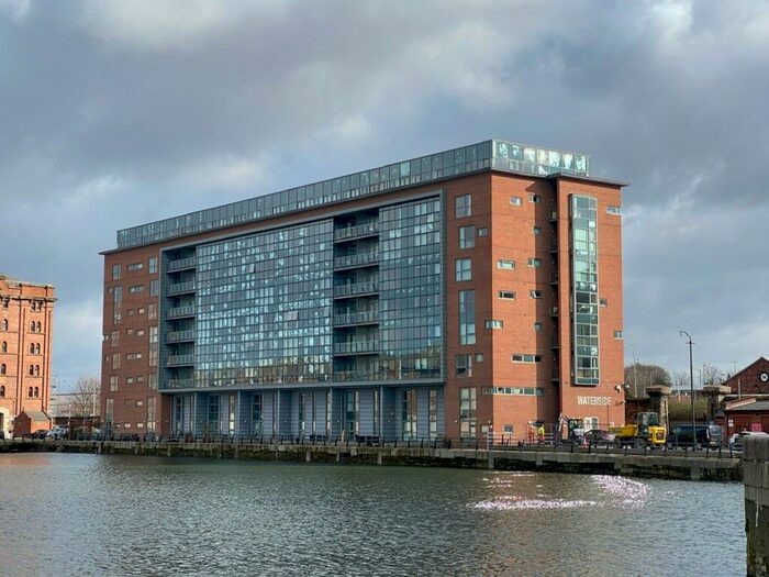 2 Bedroom Apartment To Rent In Waterside, William Jessop Way., L3