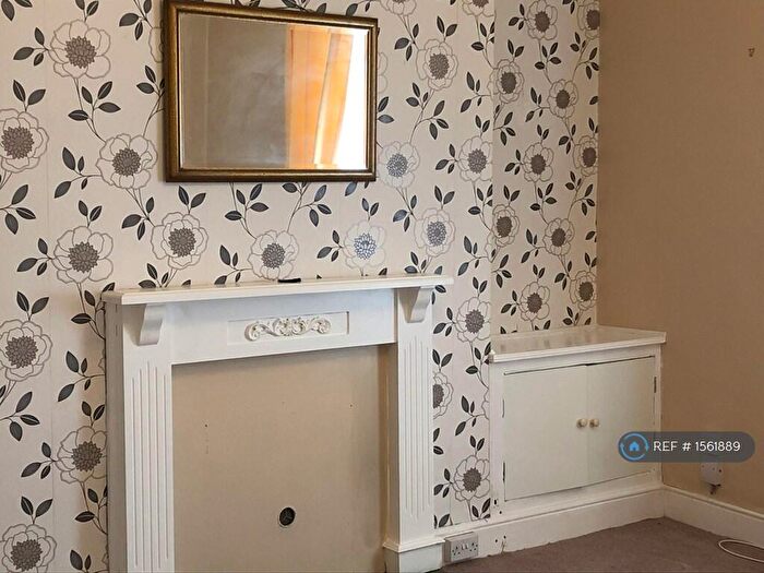 1 Bedroom Flat To Rent In Clarence Place, Stonehouse, Plymouth, PL1