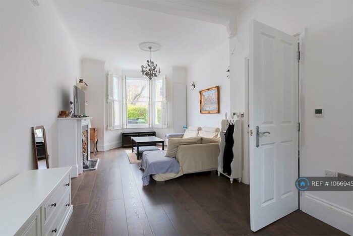 5 Bedroom Flat To Rent In Solent Road, London, NW6