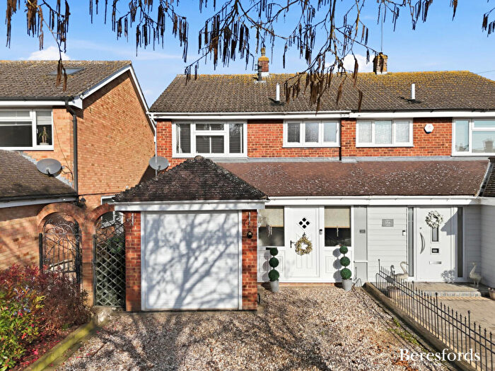 3 Bedroom Semi Detached House For Sale In Common Road, Ingrave, CM13