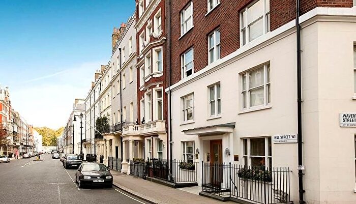 2 Bedroom Flat To Rent In Hill Street, London, W1J