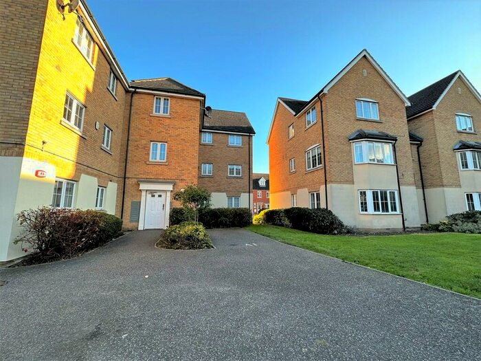 2 Bedroom Apartment To Rent In Genas Close, Barkingside, IG6