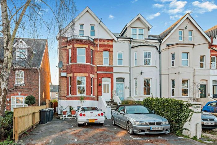 2 Bedroom Flat For Sale In R L Stevenson Avenue, Bournemouth, BH4