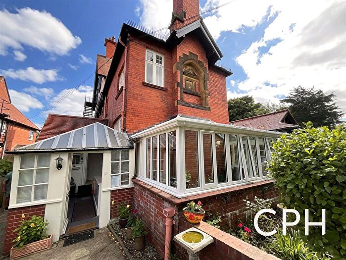 1 Bedroom Property For Sale In Holbeck Hill, Scarborough, YO11