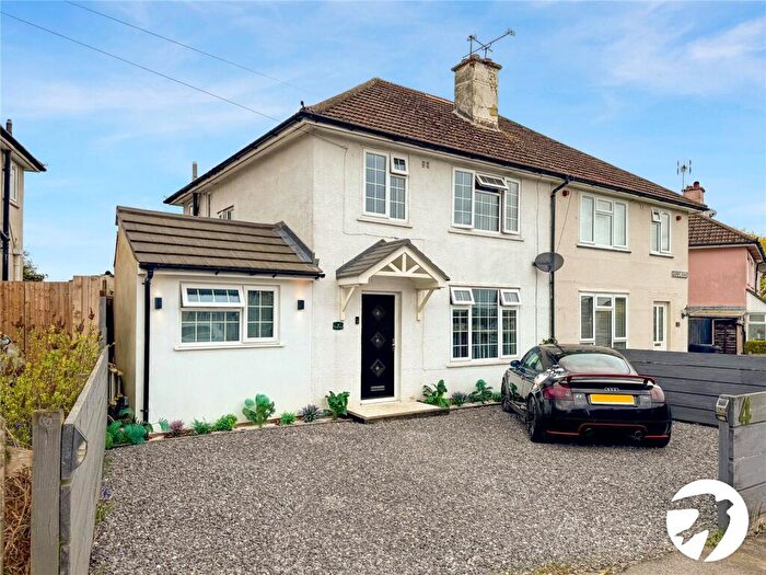 3 Bedroom Semi Detached House For Sale In Derby Road, Maidstone, Kent, ME15