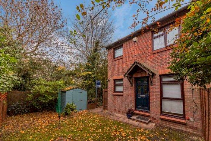 1 Bedroom Cluster House To Rent In Larks Meade, Earley, RG6