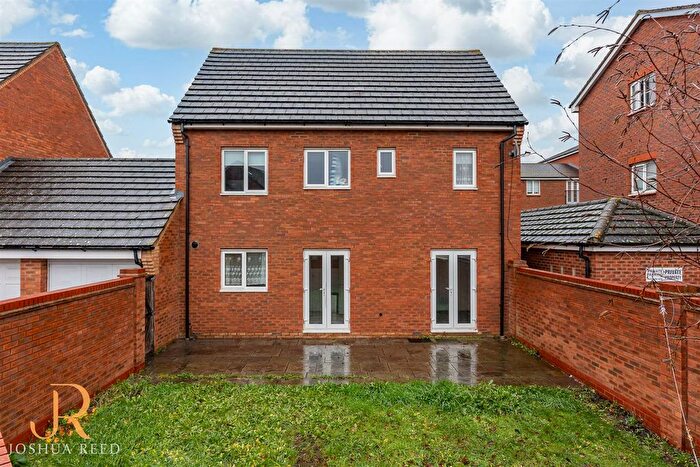 5 Bedroom Detached House For Sale In Walker Grove, Hatfield, AL10