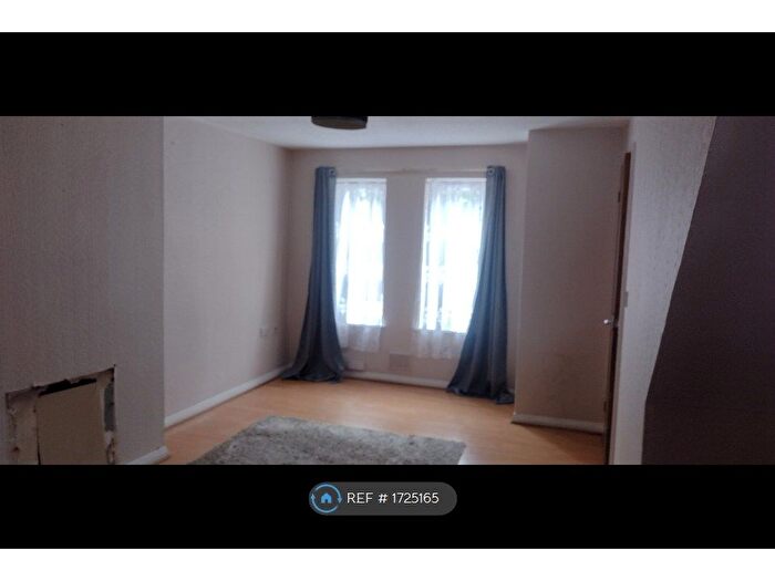 2 Bedroom Semi-Detached House To Rent In Brown St, Nottingham, NG7