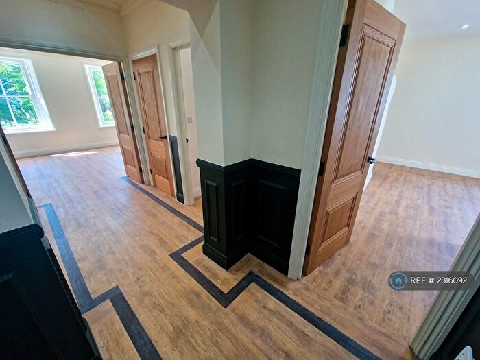 2 Bedroom Flat To Rent In Park Place, Cardiff, CF10