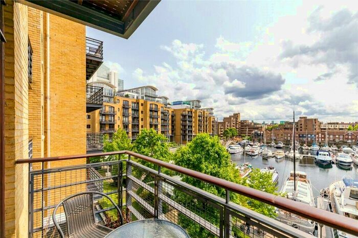 2 Bedroom Apartment To Rent In Merganser Court, Star Place, Wapping, E1W